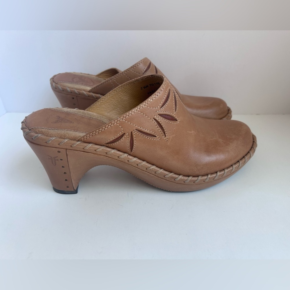 Womens Frye Charlotte Mule Clog Shoes Tan Embroidered Western  7.5